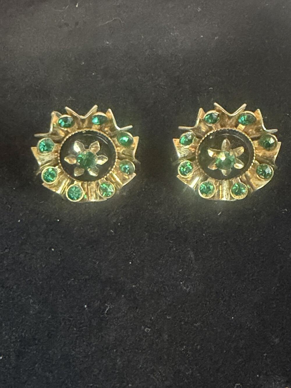 Vintage Coro Green Rhinestone Screw Back Earrings Gold Tone Starburst